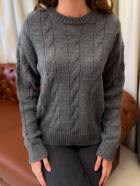 كنزة رمادي مجدلة