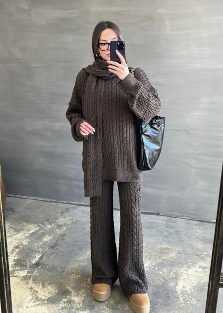 طقم تريكو مجدل مع شال