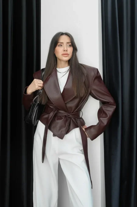 جاكيت جلد قصير برغندي