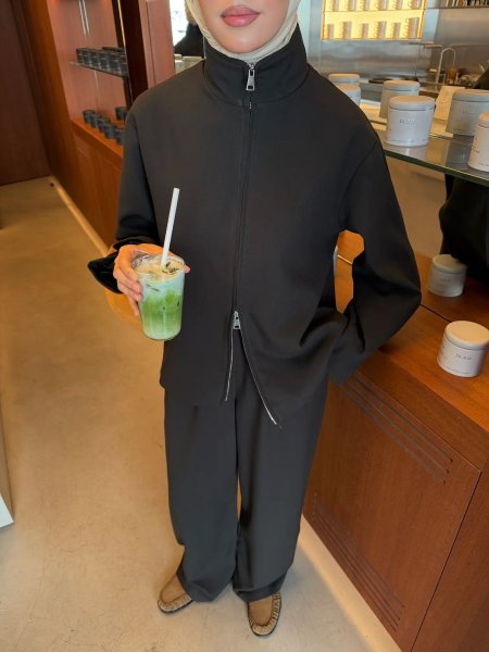 طقم جاكيت بسحابين وبنطلون